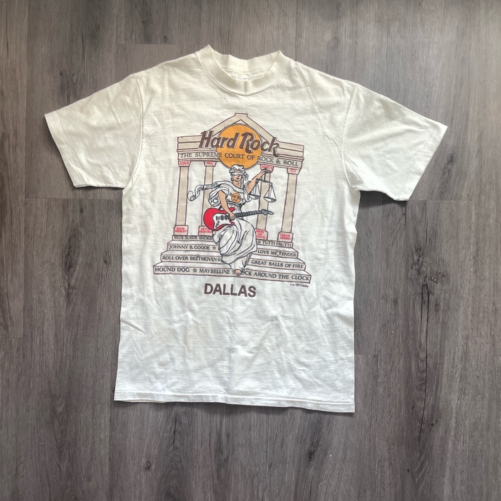 Vintage Hard Rock Cafe “Supreme Court of Rock & Roll” Graphic T-Shirt (Sz. M)
